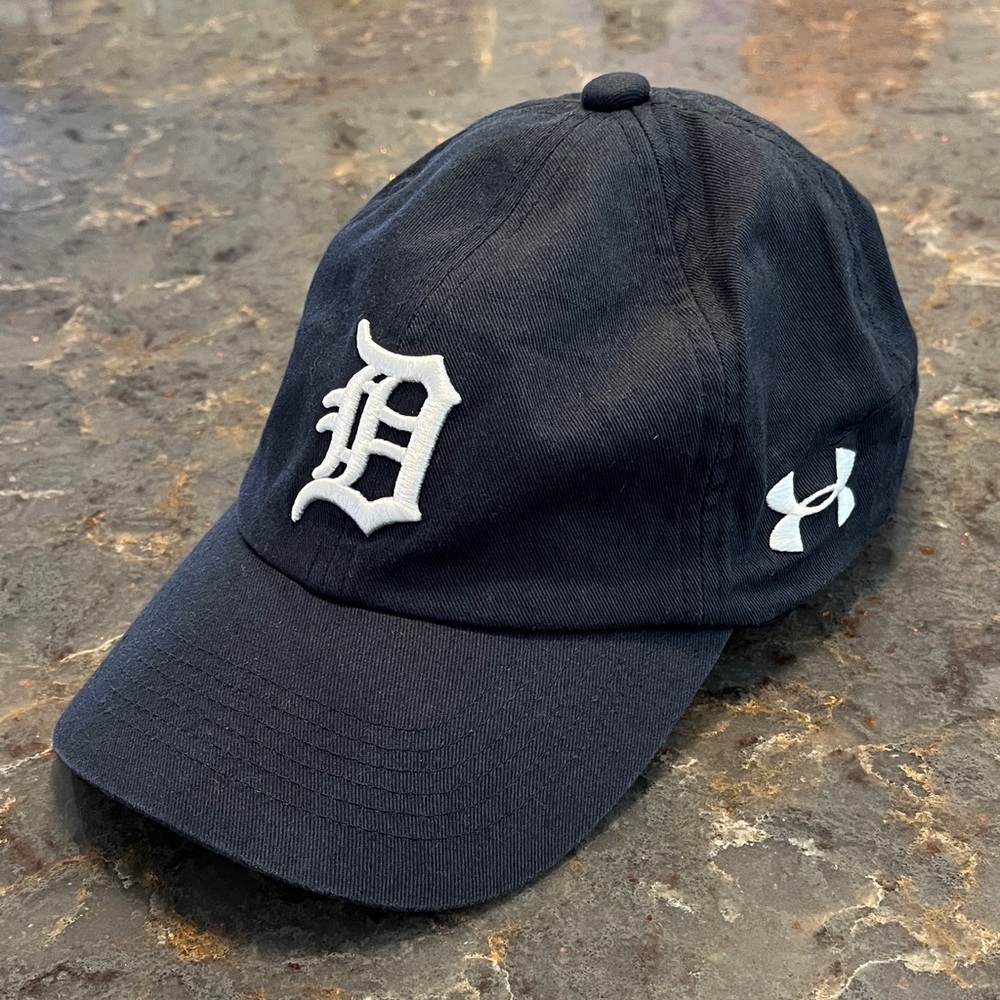 MLB Detroit Tigers Under Armour Youth Adjustable Ball Cap